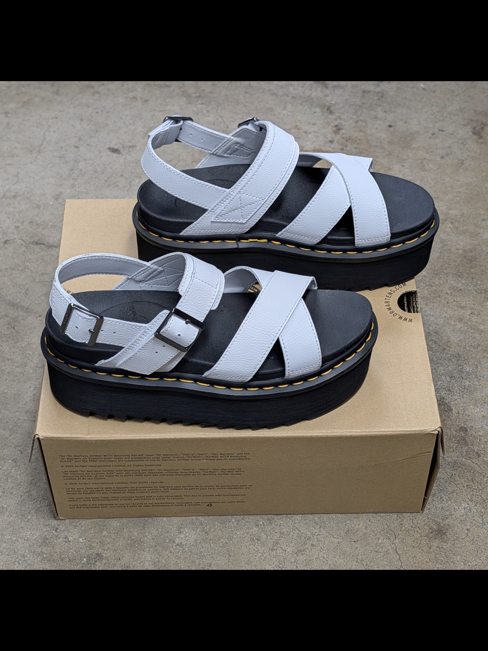NWT Dr. Martens Voss II Quad Platform Sandals in White Athena Leather Size US 9
